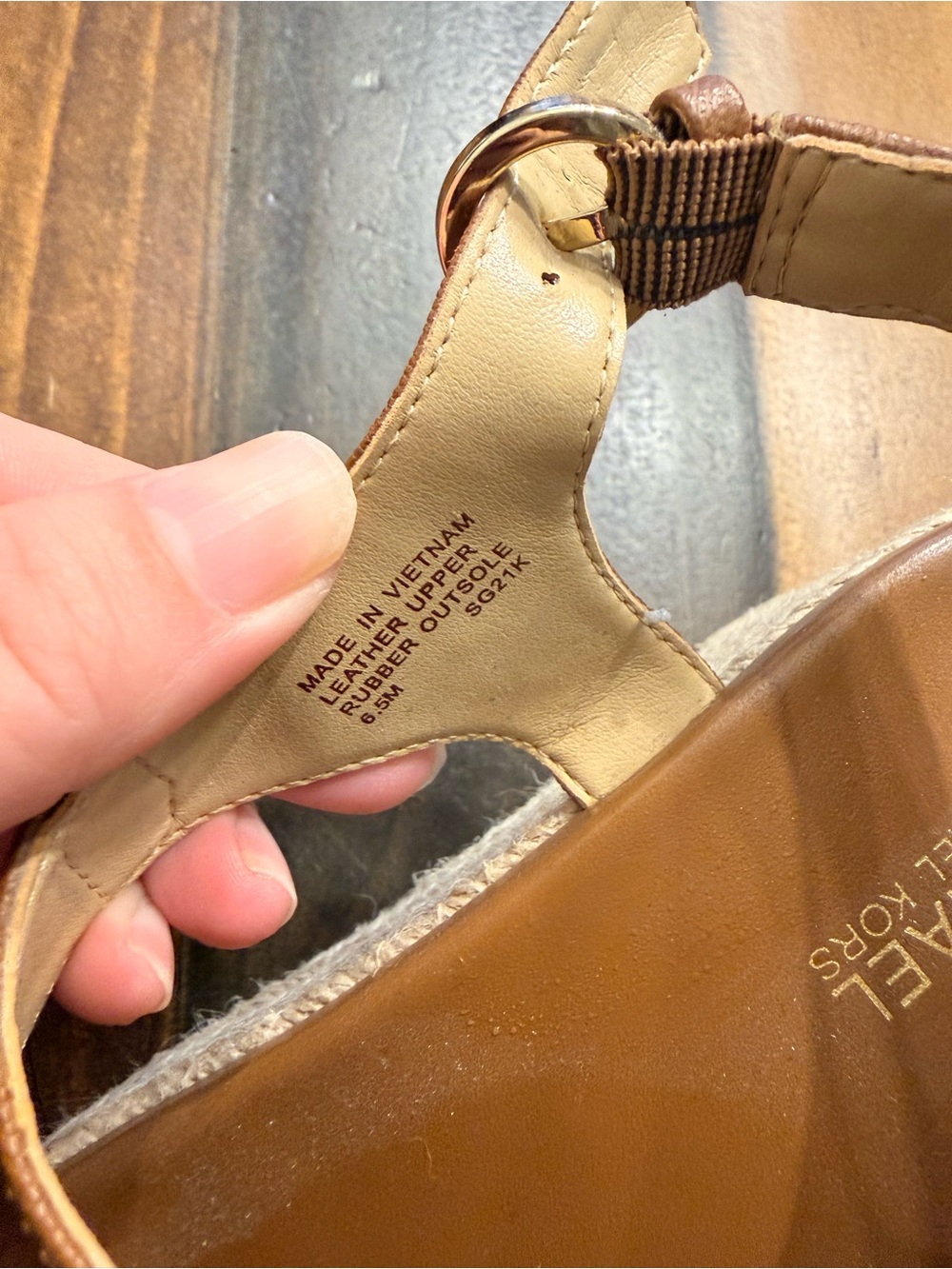 Michael Kors Tan Leather MK Logo Thong Sandals with Gold Hardware - Picture 9 of 9